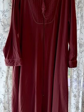 Vanity Fair Women's Dusty Rose Long Sleeve Robe